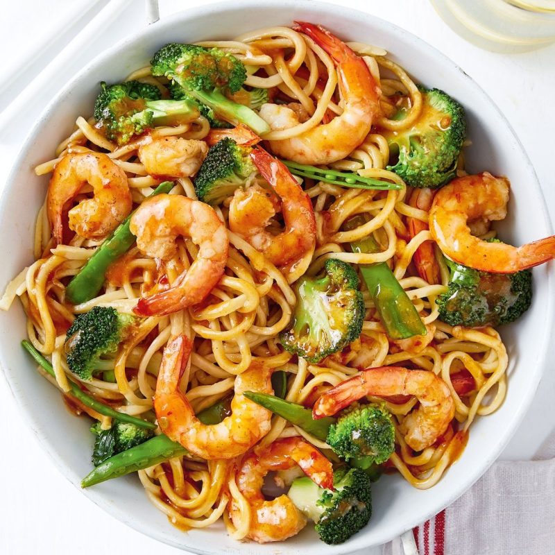 april20_sweet-chilli-prawn-and-noodle-stir-fry-159620-1