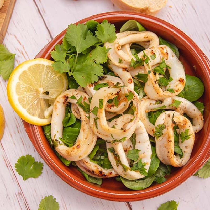 grilled-calamari-rings-lemon